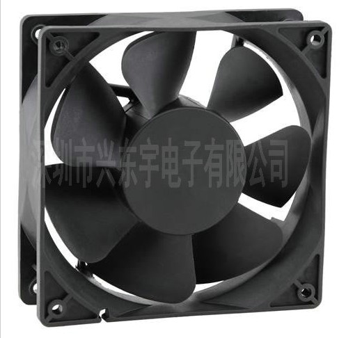 雙滾珠交流風(fēng)扇細(xì)心清理，專心制造！